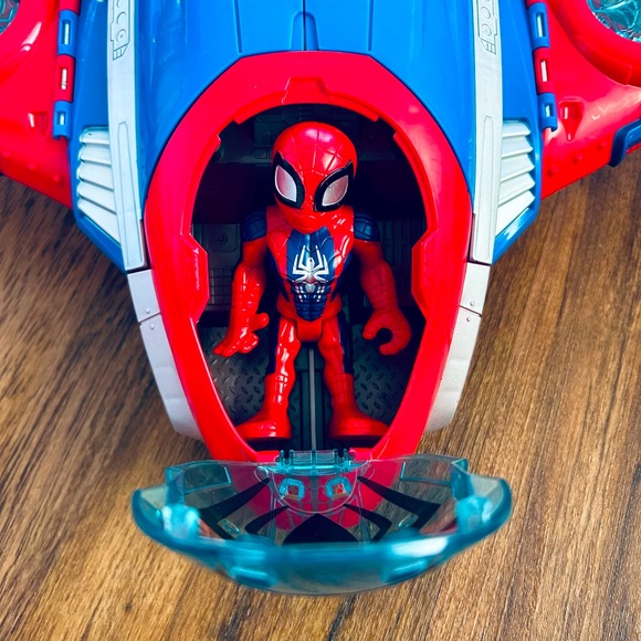 Playskool Heroes Marvel Super Hero Adventures Spider-Man Jetquarters - Picture 4 of 12